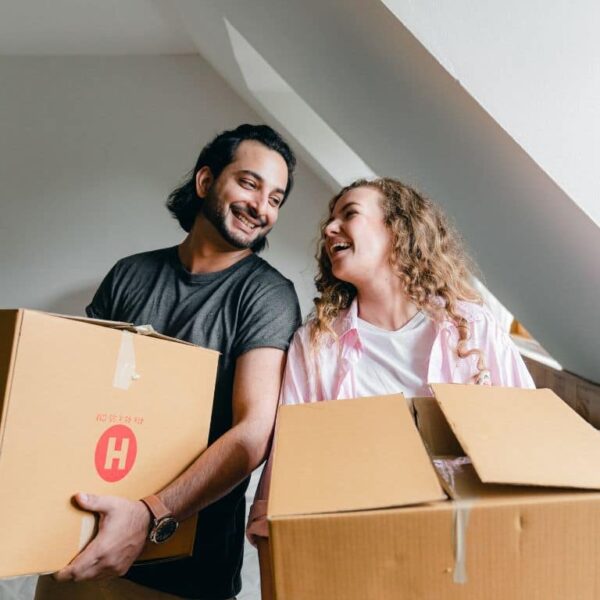 ¿Estás a punto de mudarte a tu primer apartamento? Aquí está la lista de muebles imprescindibles.